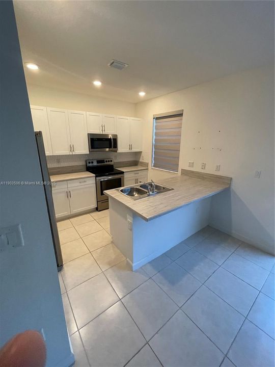 For Sale: $459,900 (3 beds, 2 baths, 1331 Square Feet)