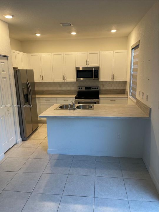 For Sale: $459,900 (3 beds, 2 baths, 1331 Square Feet)