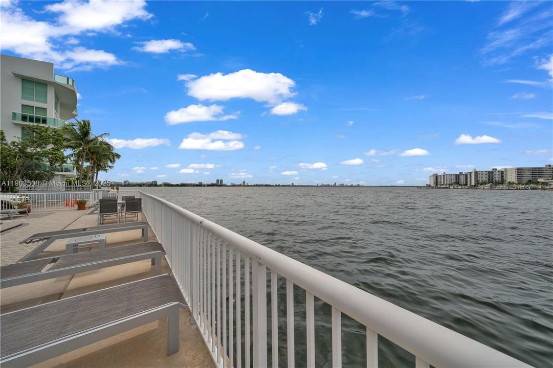 For Rent: $2,200 (1 beds, 1 baths, 730 Square Feet)