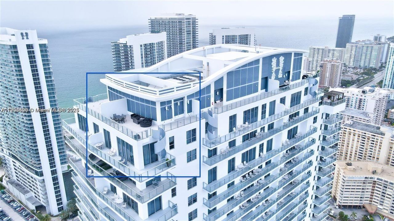 For Sale: $1,145,000 (2 beds, 2 baths, 1083 Square Feet)