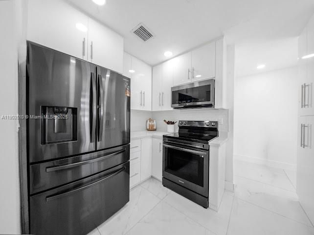 На продажу: $629,900 (4 спален, 2 ванн, 1200 Квадратных фут)