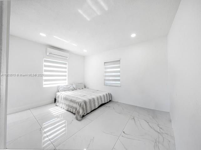 На продажу: $629,900 (4 спален, 2 ванн, 1200 Квадратных фут)