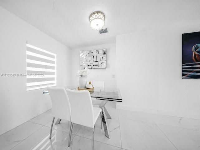 На продажу: $629,900 (4 спален, 2 ванн, 1200 Квадратных фут)