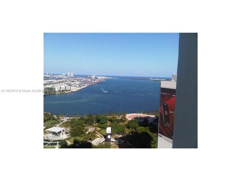 Recently Rented: $2,600 (0 beds, 1 baths, 632 Square Feet)