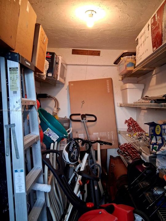 OUTSIDE STORAGE UNIT