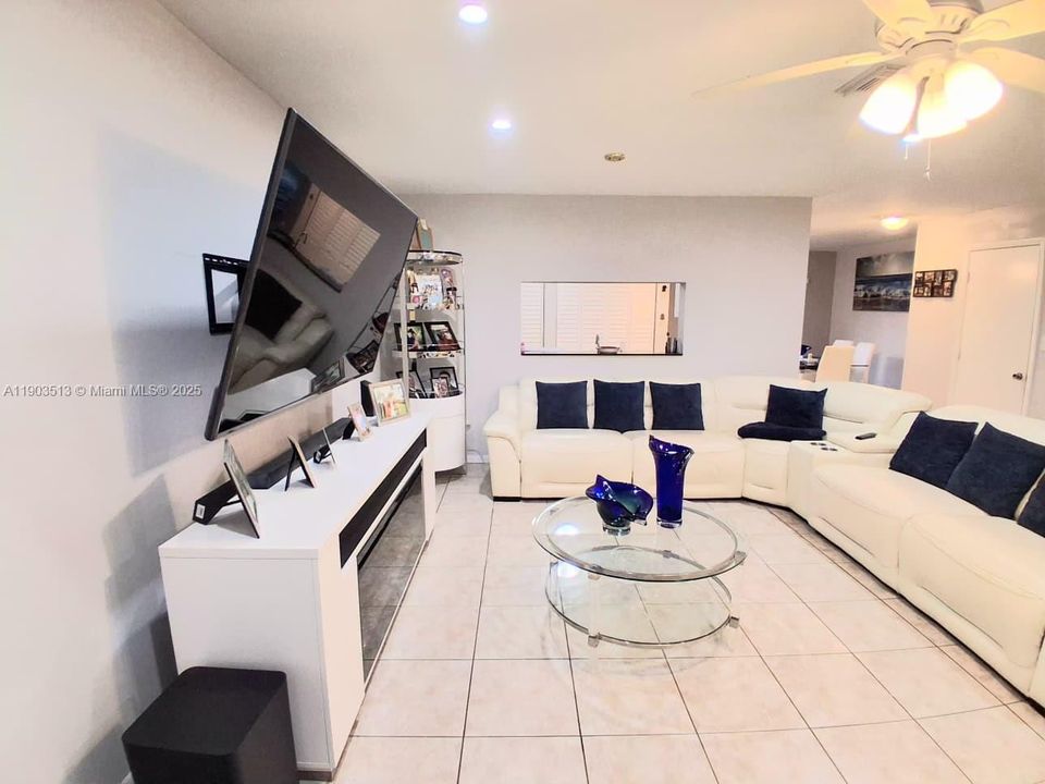 For Sale: $499,500 (3 beds, 2 baths, 1635 Square Feet)