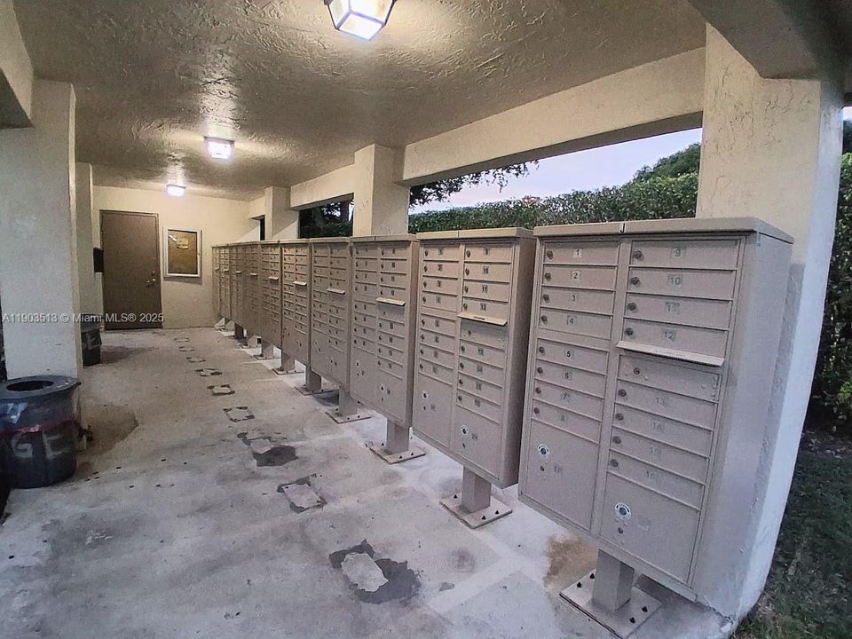 MAILBOXES