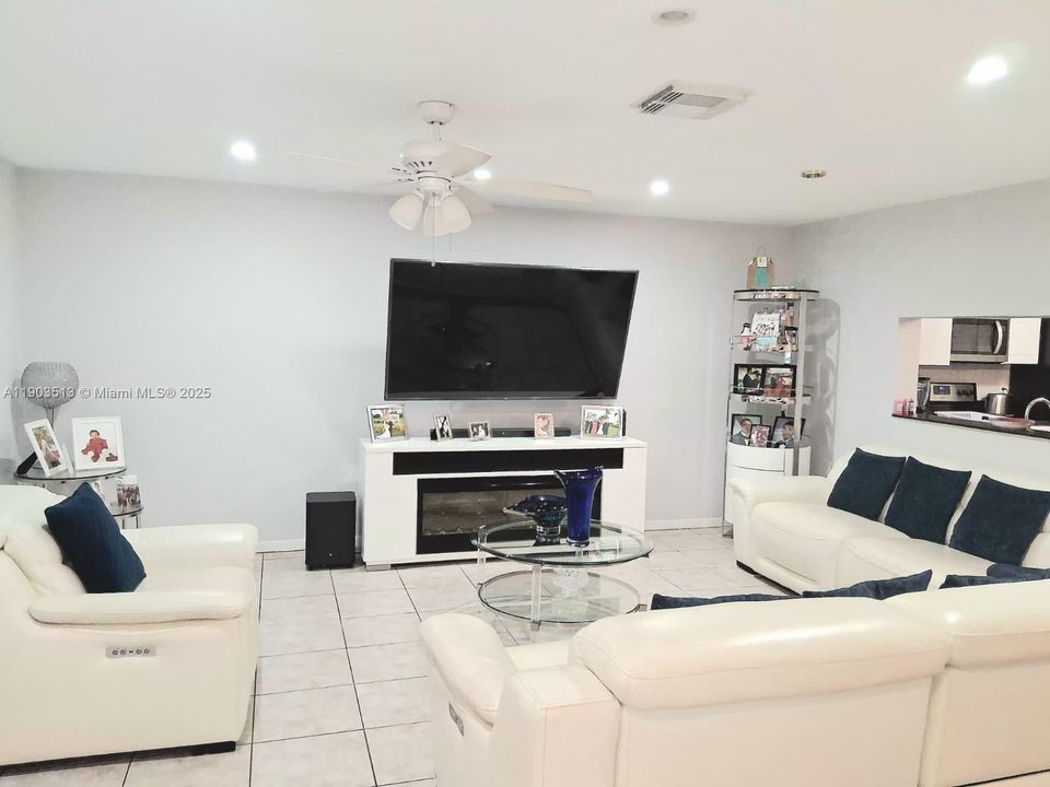 For Sale: $499,500 (3 beds, 2 baths, 1635 Square Feet)