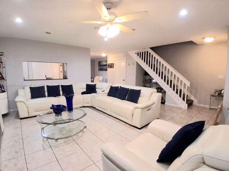 For Sale: $499,500 (3 beds, 2 baths, 1635 Square Feet)