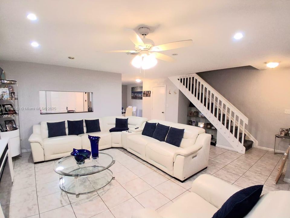 For Sale: $499,500 (3 beds, 2 baths, 1635 Square Feet)