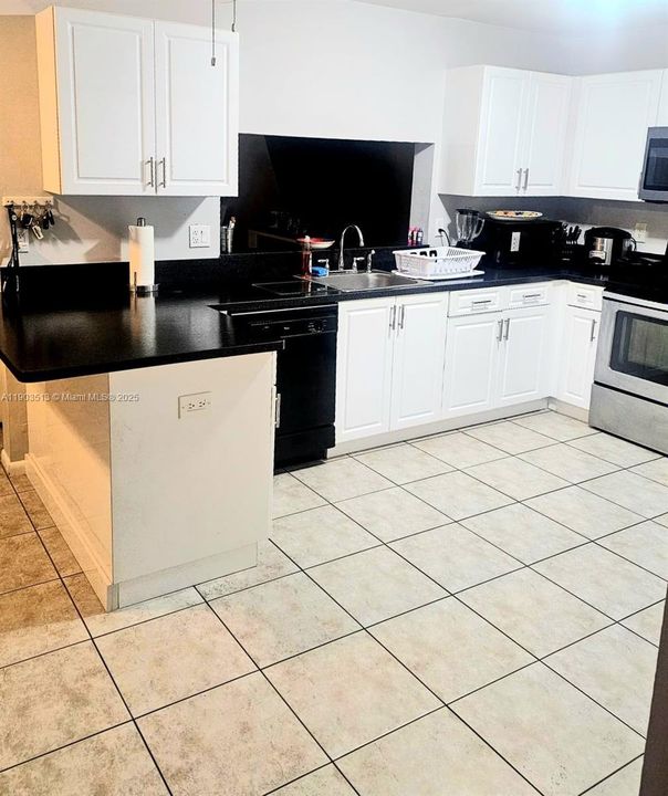 For Sale: $499,500 (3 beds, 2 baths, 1635 Square Feet)