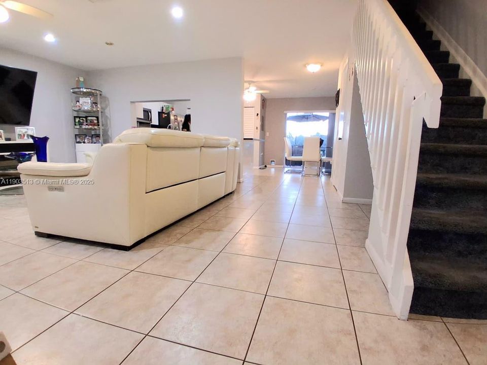 For Sale: $499,500 (3 beds, 2 baths, 1635 Square Feet)