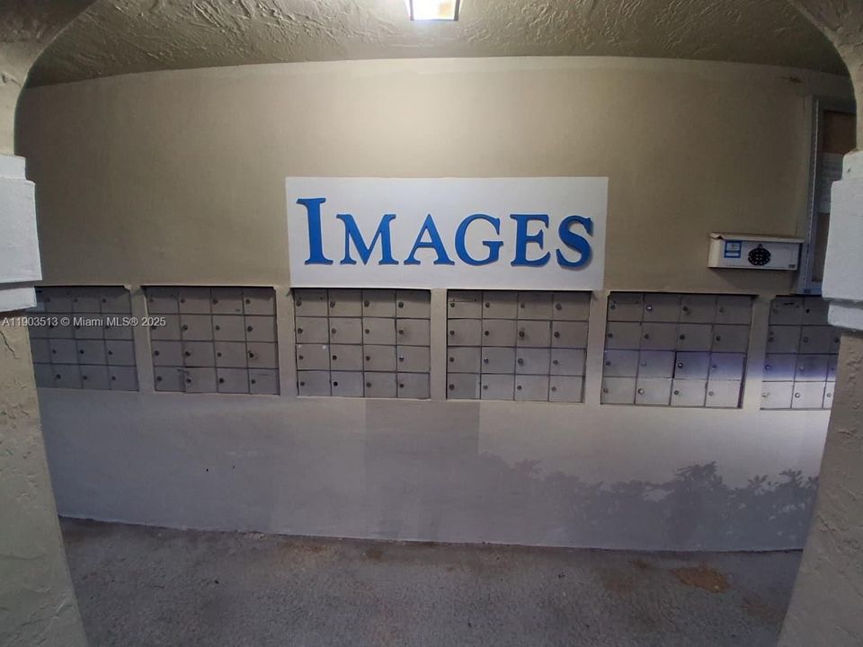 MAILBOXES