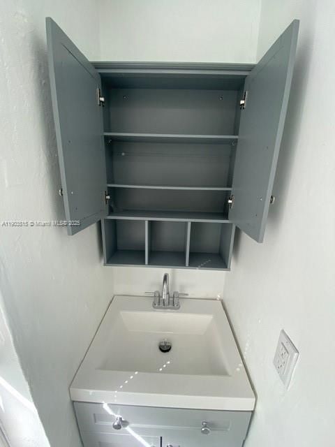 Recently Rented: $1,700 (0 beds, 1 baths, 275 Square Feet)