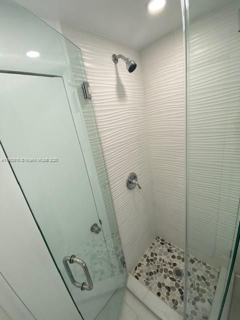 Recently Rented: $1,700 (0 beds, 1 baths, 275 Square Feet)