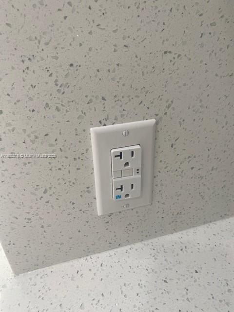 Recently Rented: $1,700 (0 beds, 1 baths, 275 Square Feet)