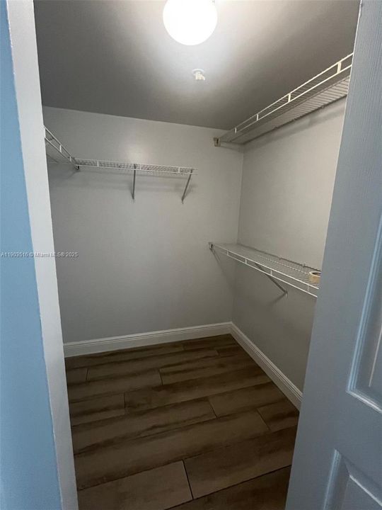 Active With Contract: $1,900 (1 beds, 1 baths, 793 Square Feet)