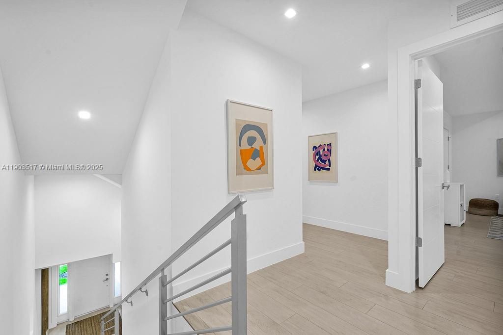 На продажу: $2,495,000 (4 спален, 4 ванн, 4043 Квадратных фут)