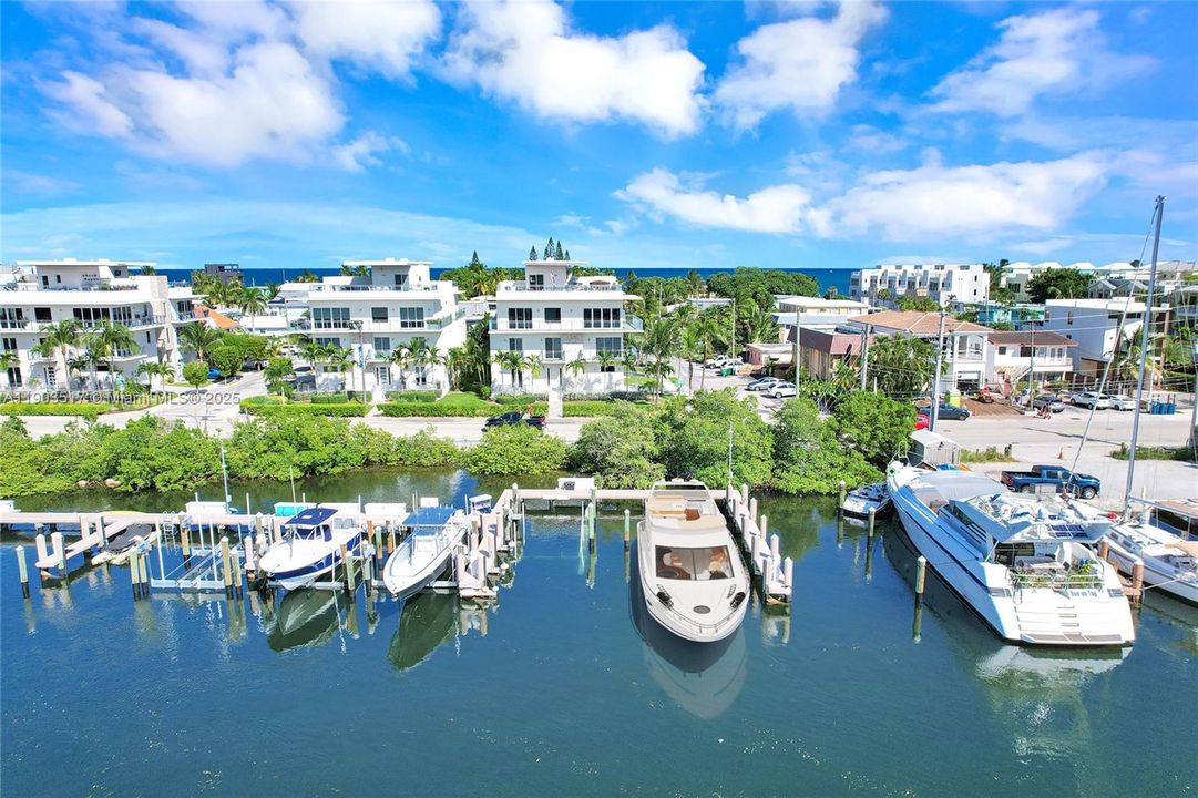 На продажу: $2,495,000 (4 спален, 4 ванн, 4043 Квадратных фут)