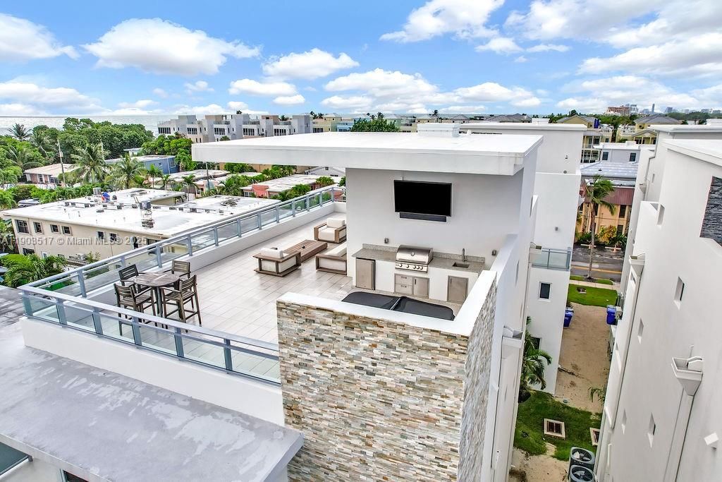 На продажу: $2,495,000 (4 спален, 4 ванн, 4043 Квадратных фут)