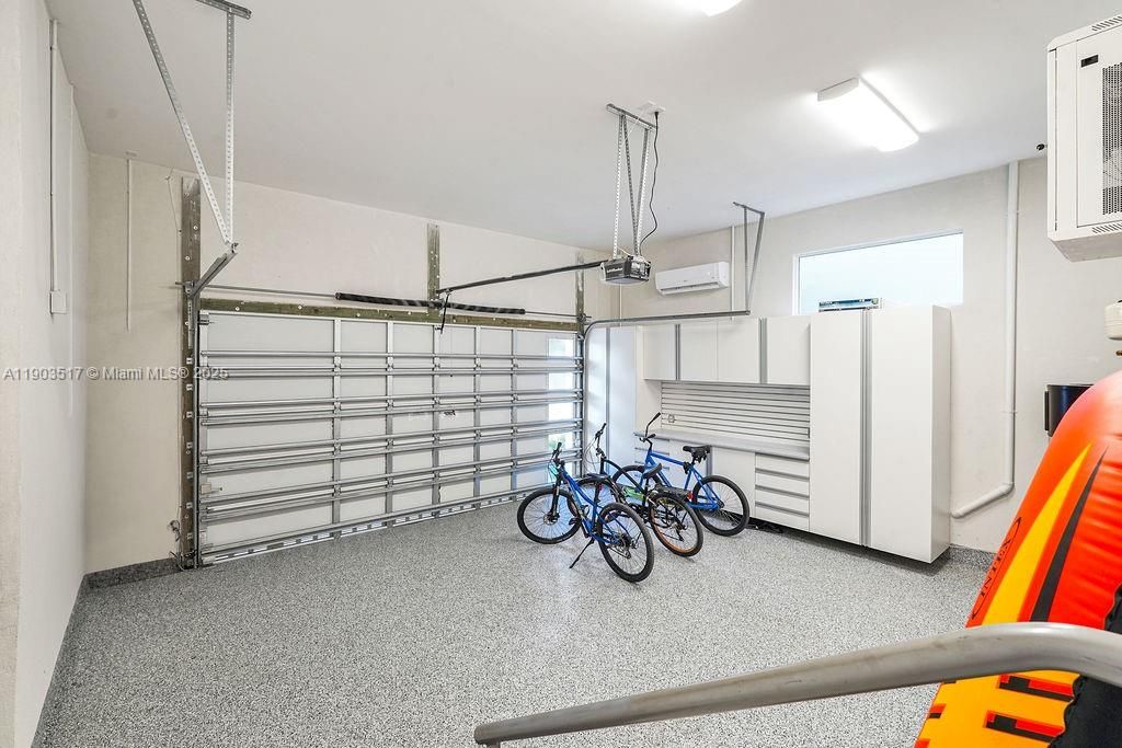 На продажу: $2,495,000 (4 спален, 4 ванн, 4043 Квадратных фут)