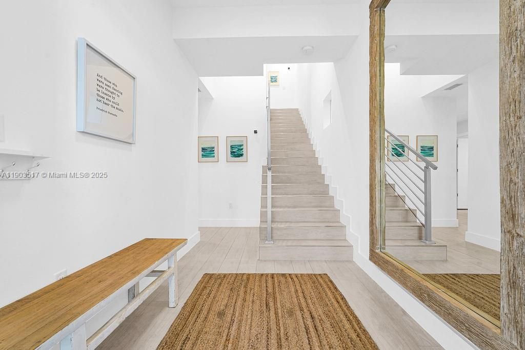 На продажу: $2,495,000 (4 спален, 4 ванн, 4043 Квадратных фут)