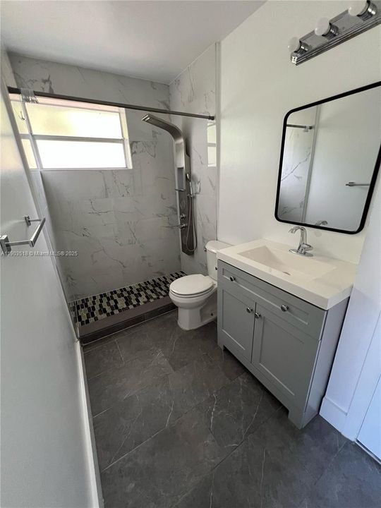 Recently Rented: $2,000 (2 beds, 1 baths, 891 Square Feet)