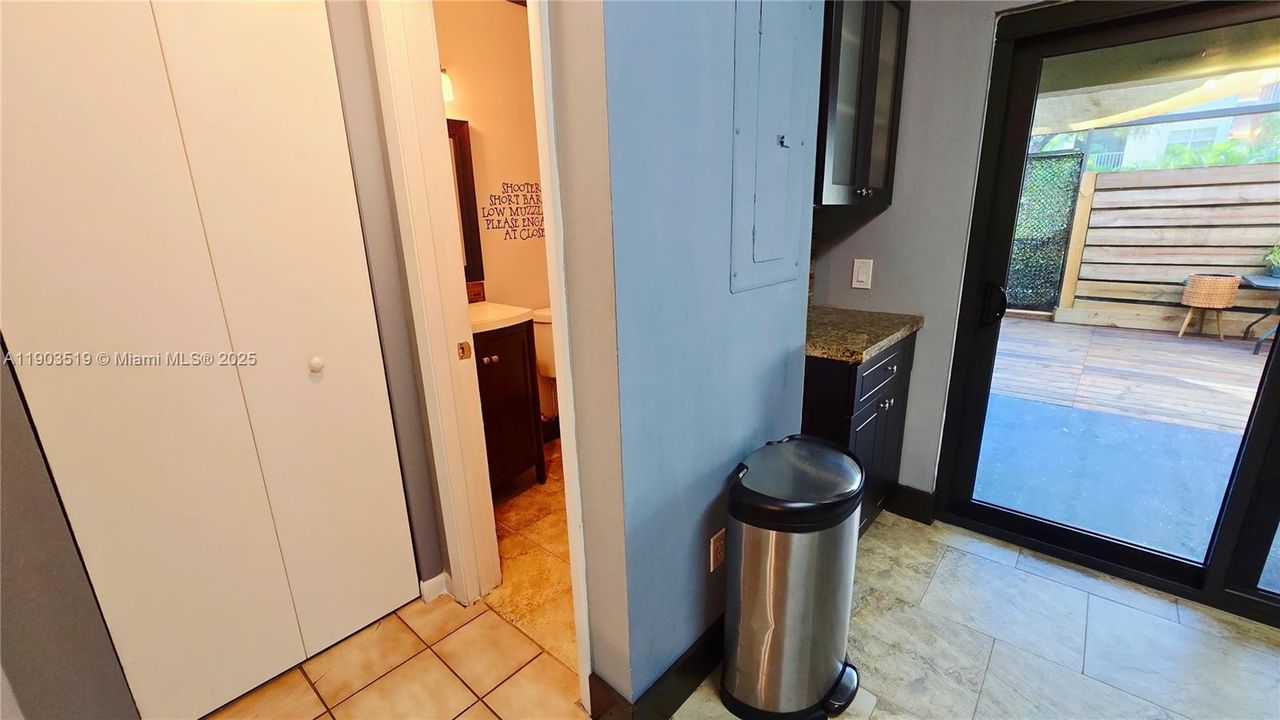 For Sale: $410,000 (2 beds, 2 baths, 1078 Square Feet)