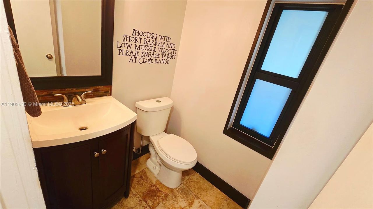 For Sale: $410,000 (2 beds, 2 baths, 1078 Square Feet)