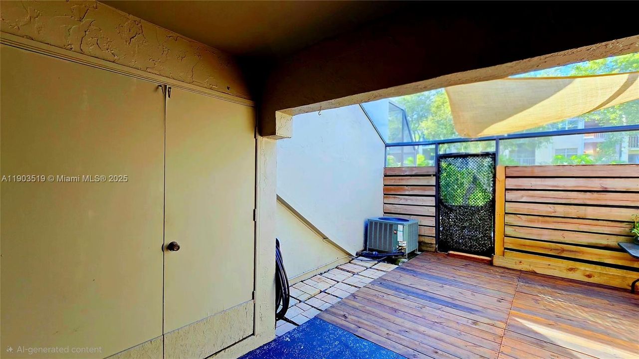 For Sale: $410,000 (2 beds, 2 baths, 1078 Square Feet)