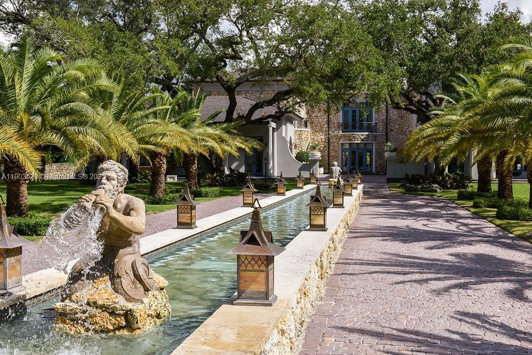 For Sale: $22,500,000 (8 beds, 7 baths, 12023 Square Feet)