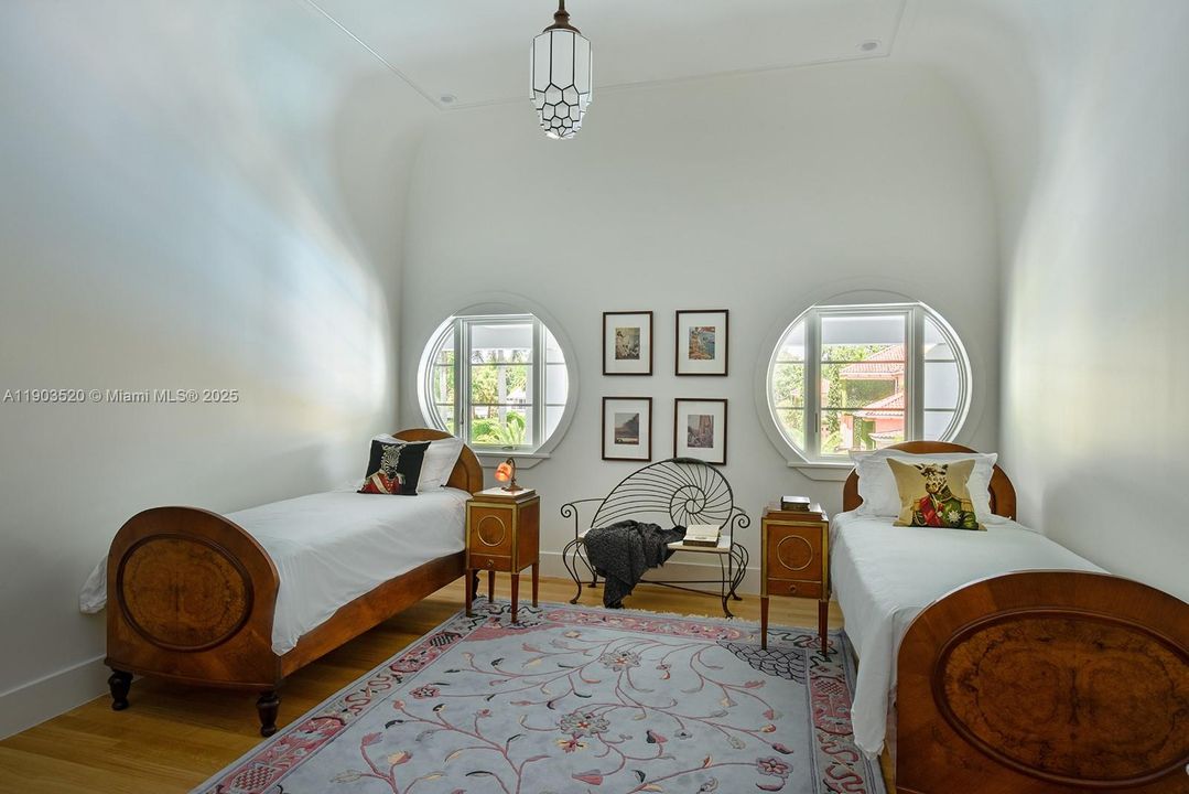 For Sale: $22,500,000 (8 beds, 7 baths, 12023 Square Feet)