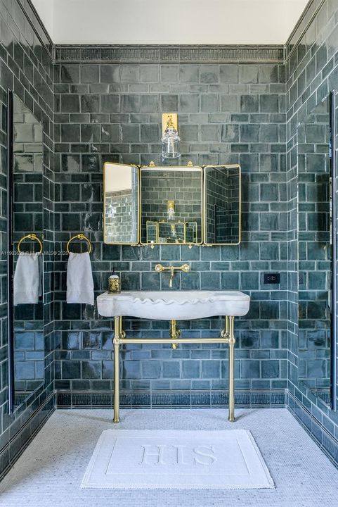 For Sale: $22,500,000 (8 beds, 7 baths, 12023 Square Feet)