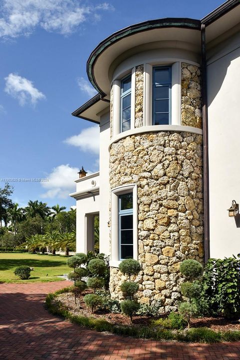 For Sale: $22,500,000 (8 beds, 7 baths, 12023 Square Feet)