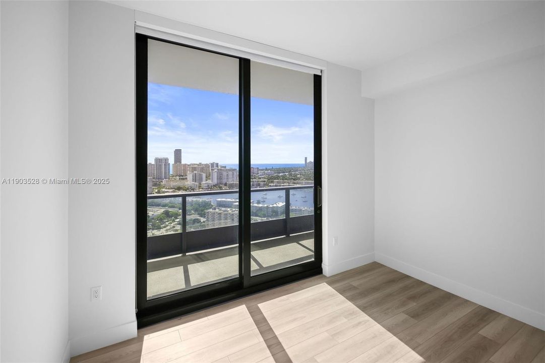 For Rent: $4,438 (2 beds, 2 baths, 1185 Square Feet)