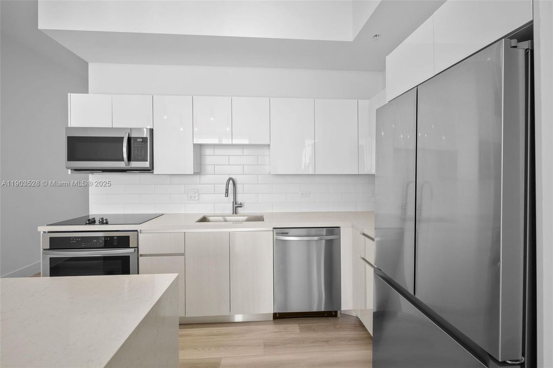 For Rent: $4,438 (2 beds, 2 baths, 1185 Square Feet)