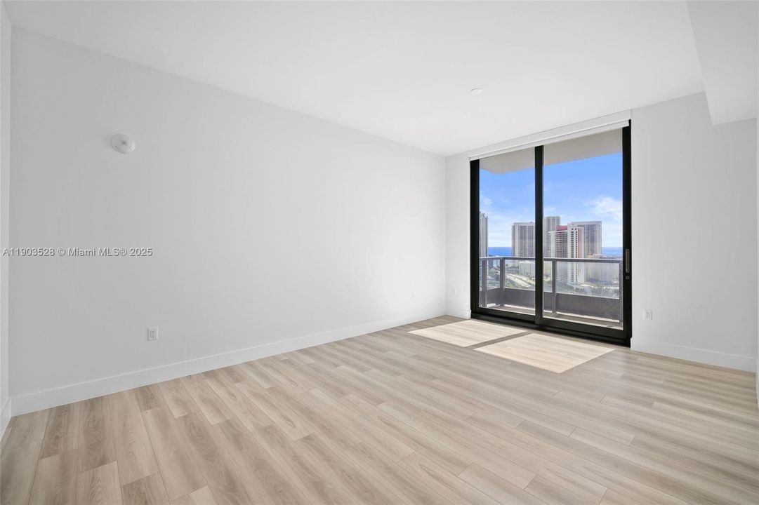 For Rent: $4,438 (2 beds, 2 baths, 1185 Square Feet)