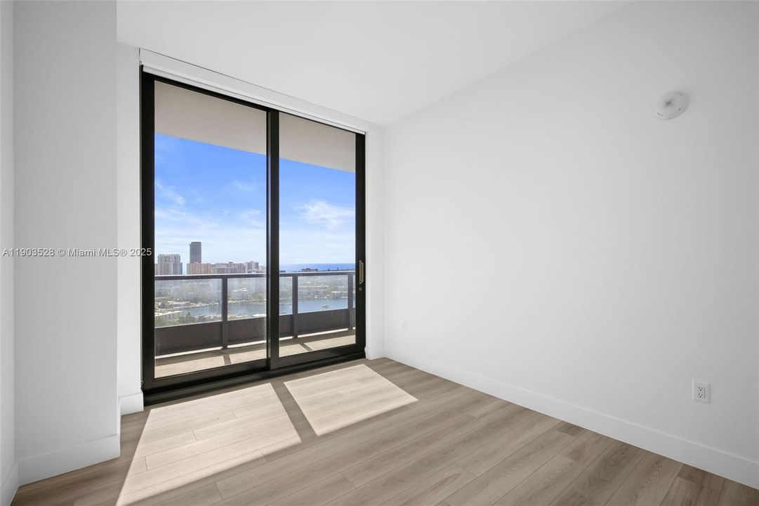 For Rent: $4,438 (2 beds, 2 baths, 1185 Square Feet)