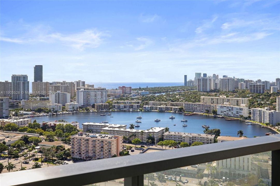 For Rent: $4,438 (2 beds, 2 baths, 1185 Square Feet)