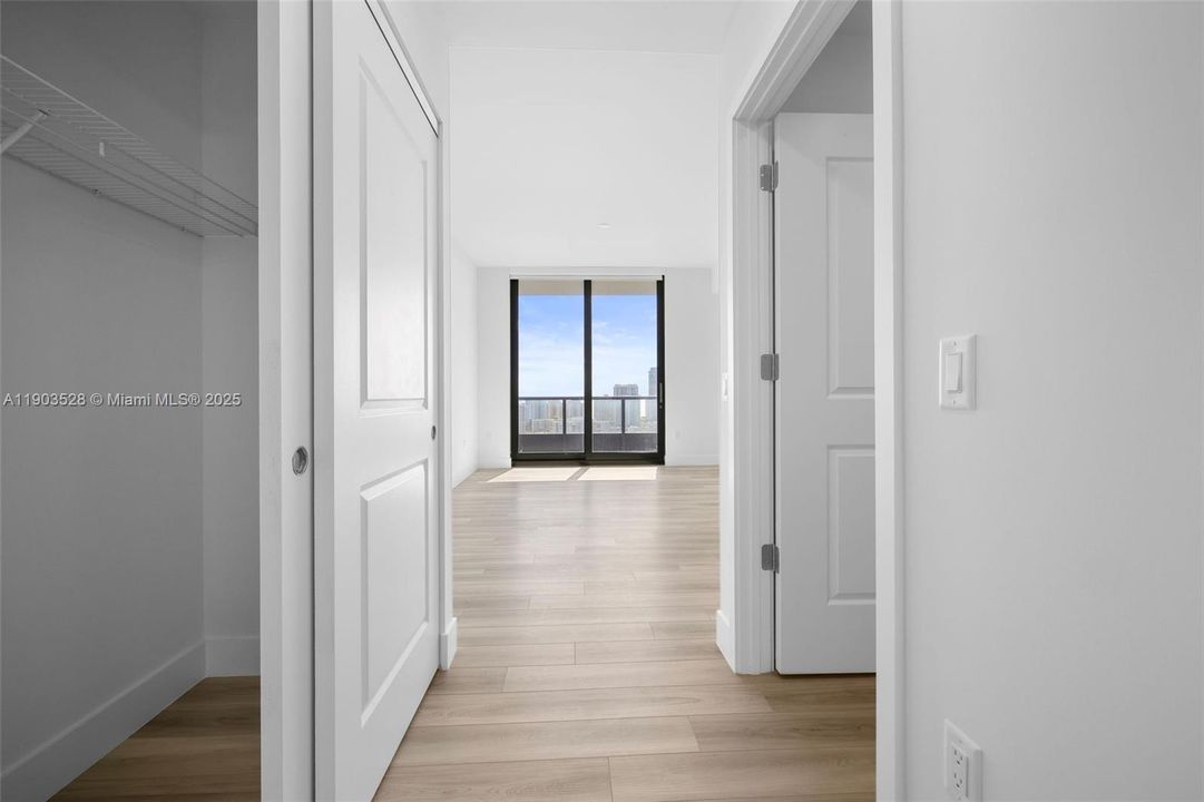 For Rent: $4,438 (2 beds, 2 baths, 1185 Square Feet)