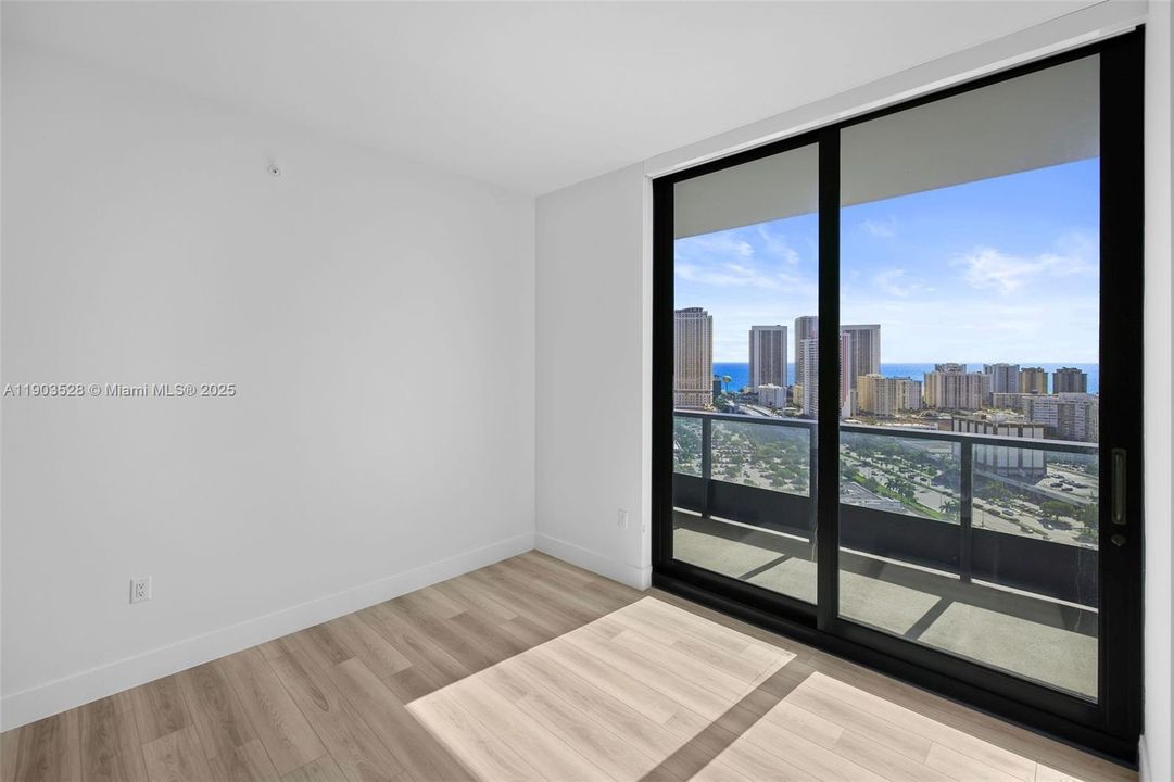 For Rent: $4,438 (2 beds, 2 baths, 1185 Square Feet)