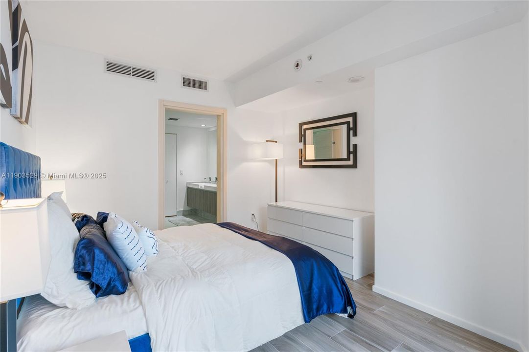 For Rent: $9,000 (3 beds, 4 baths, 1705 Square Feet)