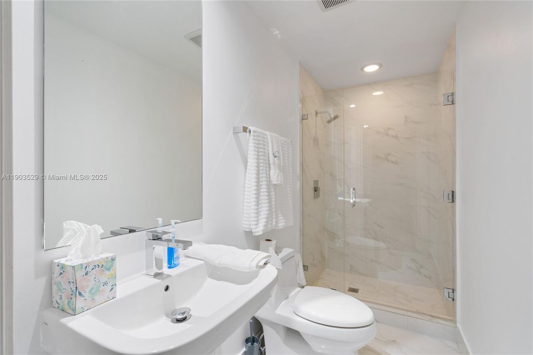 For Rent: $9,000 (3 beds, 4 baths, 1705 Square Feet)