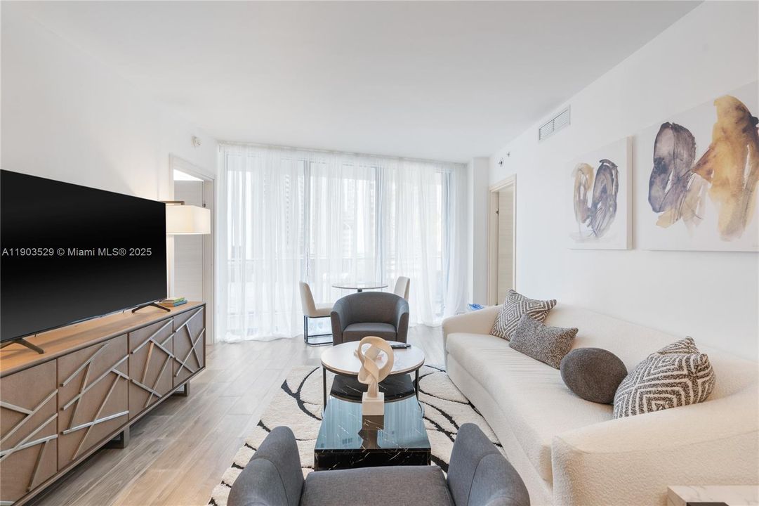 For Rent: $9,000 (3 beds, 4 baths, 1705 Square Feet)