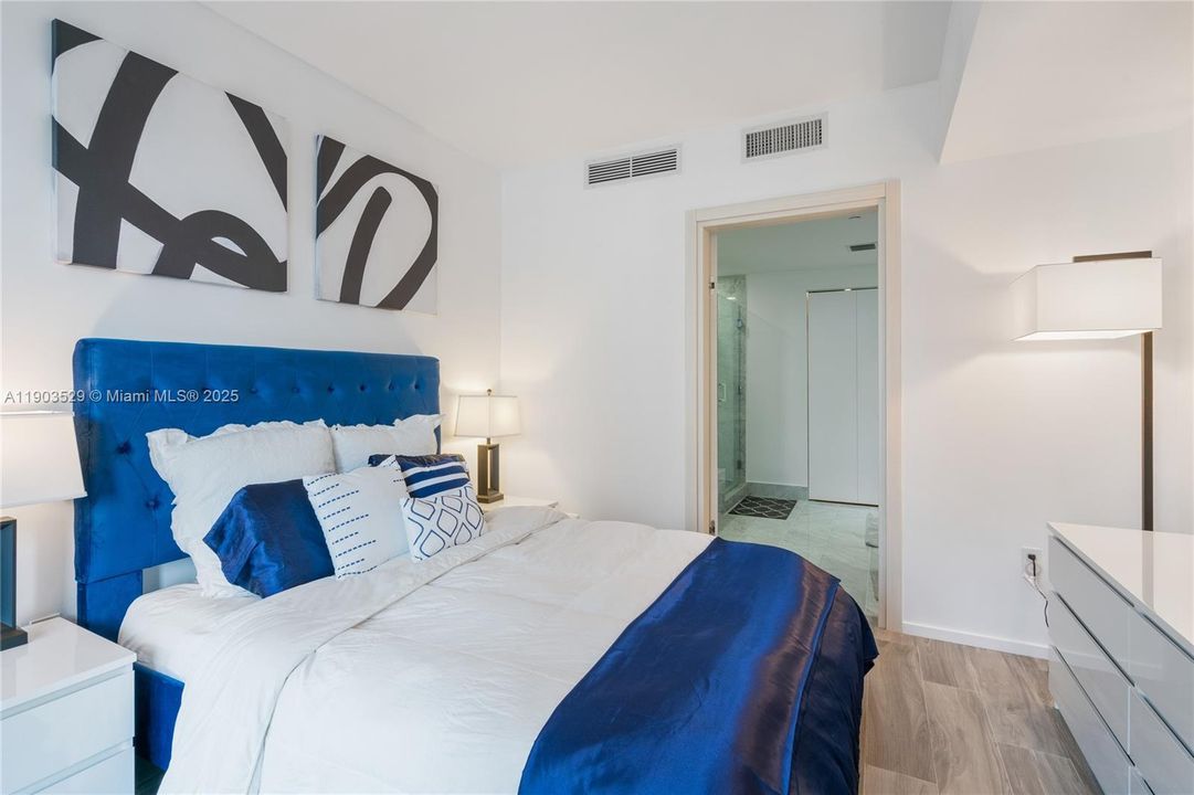 For Rent: $9,000 (3 beds, 4 baths, 1705 Square Feet)