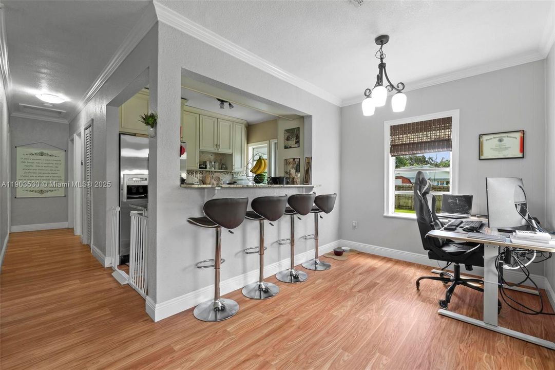 En Venta: $629,000 (2 camas, 2 baños, 891 Pies cuadrados)