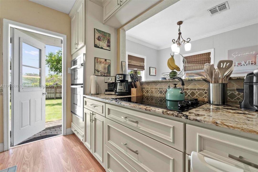 En Venta: $629,000 (2 camas, 2 baños, 891 Pies cuadrados)