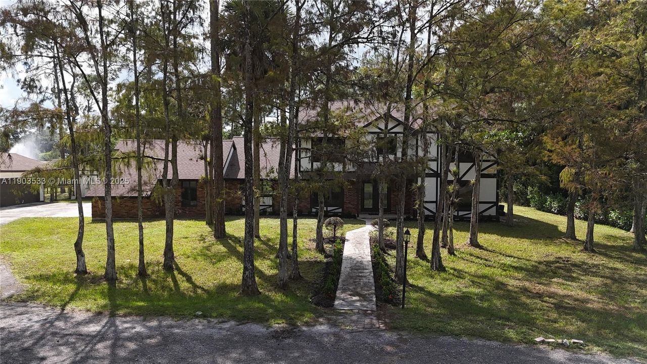 待售: $1,100,000 (5 贝兹, 4 浴室, 3121 平方英尺)