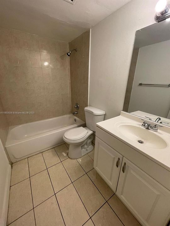 Под контрактом: $1,700 (2 спален, 2 ванн, 1175 Квадратных фут)