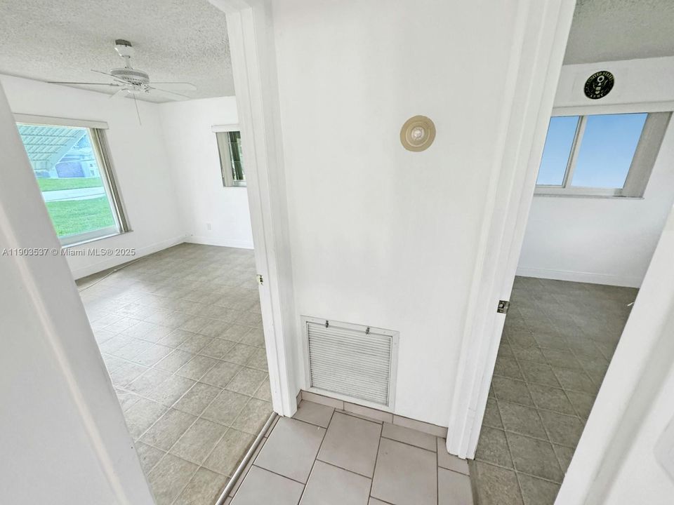 Activo con contrato: $335,000 (2 camas, 1 baños, 940 Pies cuadrados)